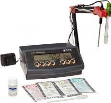 Hanna HI2211 Benchtop pH/mV Meter